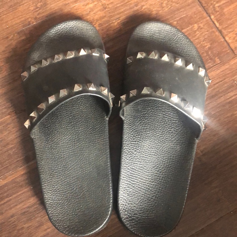 Not Auth. Valentino slides